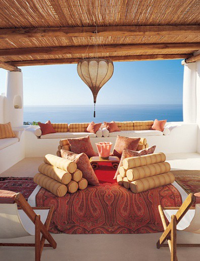 Ocean view lounge