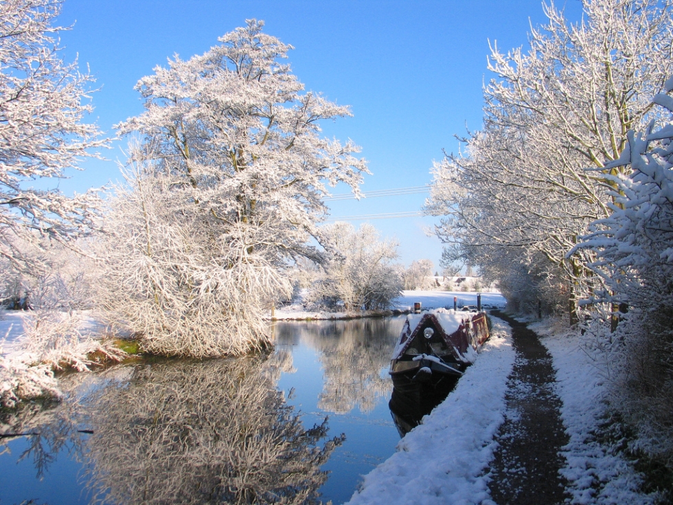 Winter on the canal