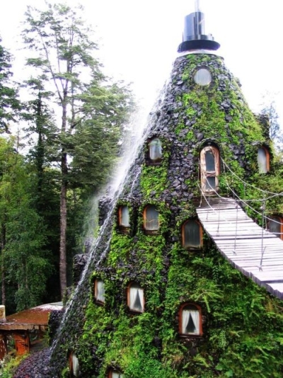 Hotel La Montaña Mágica. Huilo-Huilo, Chile