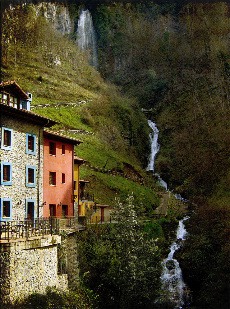 Waterfalling, Asturias, Spain