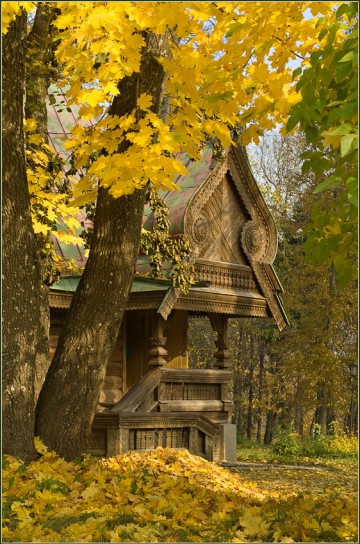 Autumn House, Russia