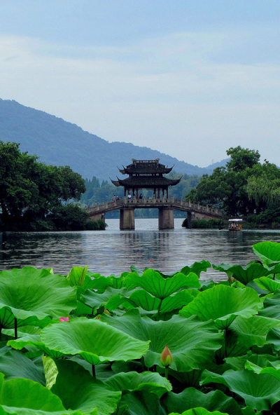 Lake Bridge, Hangzhou, China