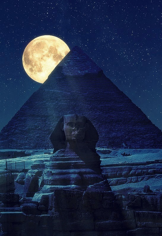 The Great Pyramid of Giza and the Sphinx by night